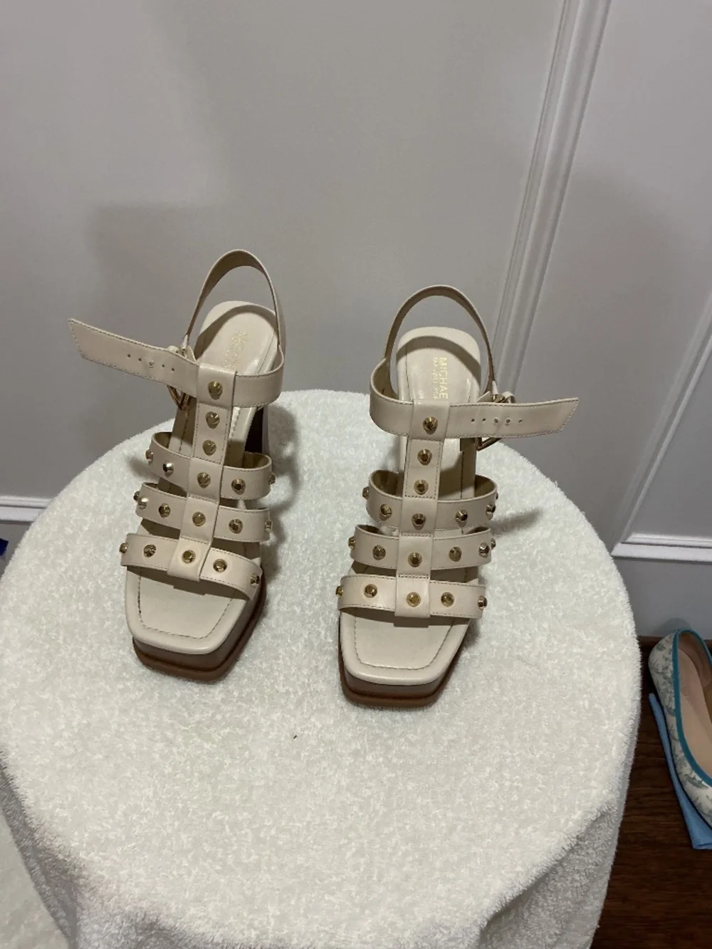 MICHAEL Michael Kors Women's Jagger Studded Platform Sandal Heels Cream 7M